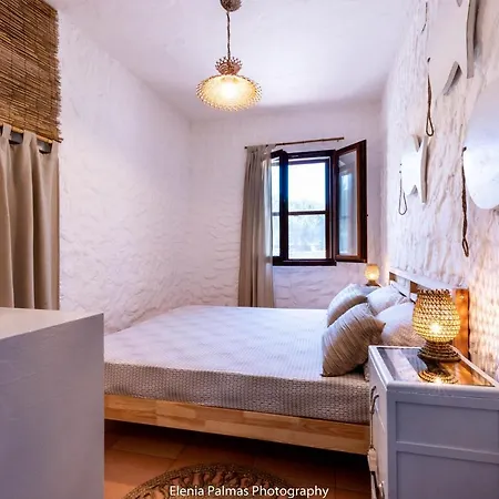 ヴィラ Su Mari Su Entu Isola Di Con Accesso Diretto Al Mare SantʼAntìoco