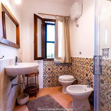 Su Mari Su Entu Isola Di Con Accesso Diretto Al Mare ヴィラ *